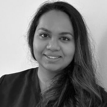 Dr Farah Hussain